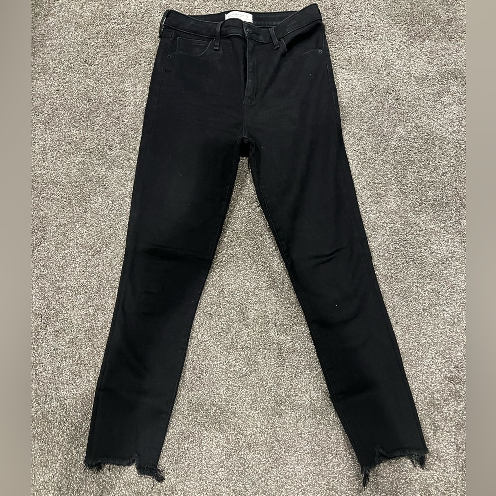 Abercrombie & Fitch Black Skinny Jeans with Raw Hem size 4r/27
